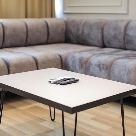 טיראנה Miku Apartment -Outstanding Apartment At Taiwan מראה חיצוני תמונה