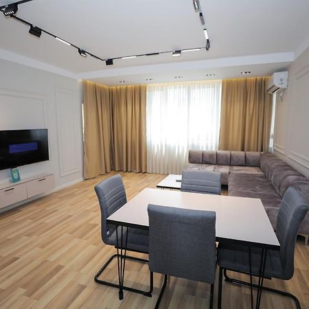 טיראנה Miku Apartment -Outstanding Apartment At Taiwan מראה חיצוני תמונה
