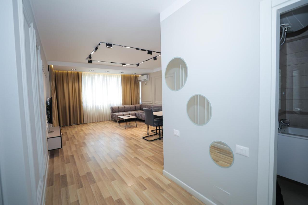 טיראנה Miku Apartment -Outstanding Apartment At Taiwan מראה חיצוני תמונה