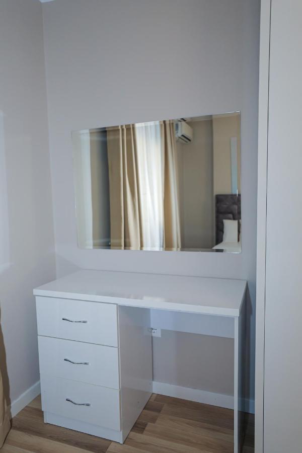 טיראנה Miku Apartment -Outstanding Apartment At Taiwan מראה חיצוני תמונה